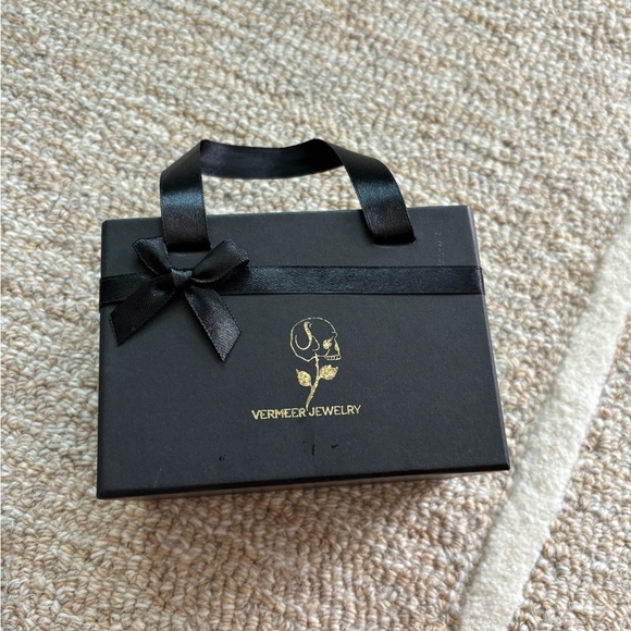 Pearl Skull Ring with box and bracelet - Picture 9 of 14